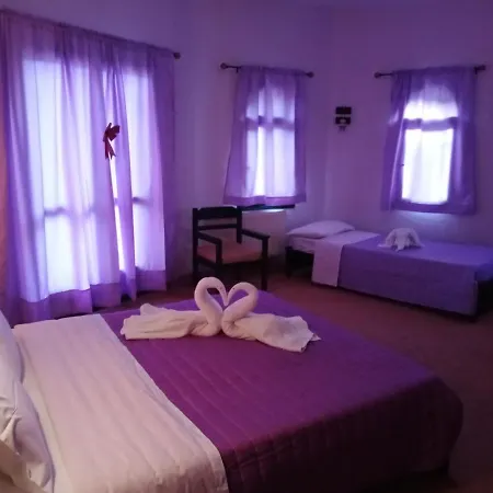 Stis Elenas Hotel 3*