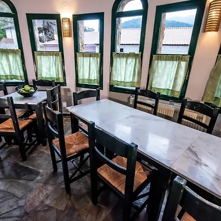 Stis Elenas Hotel Zarouhla